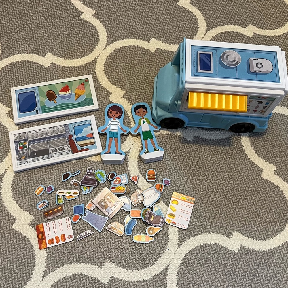 Melissa and Doug Magnetic Food Truck